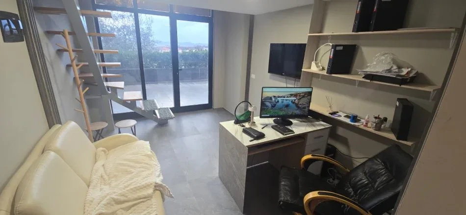 Tirane, shes zyre Kati 0, 20 m² 50.000 € (Aladdin frasheri)