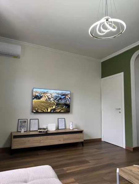 Tirane, jepet me qera apartament 2+1 Kati 5, 80 m² 750 € (Pran LSI-s)