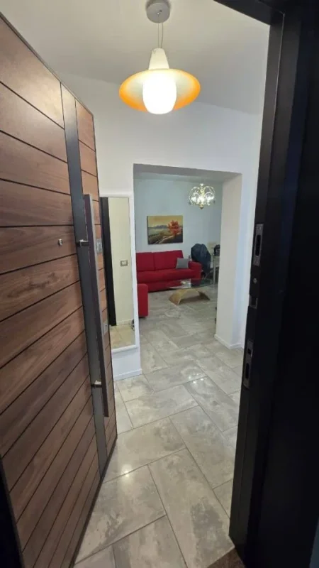 Tirane, jepet me qera apartament 2+1+Ballkon Kati 3, 70 m² 580 € (Medreseja, perballe shkolles Misto Mame)