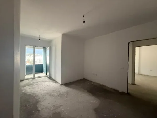 Tirane, shitet apartament 2+1 Kati 9, 110 m² 199.000 € (Xhamllik)