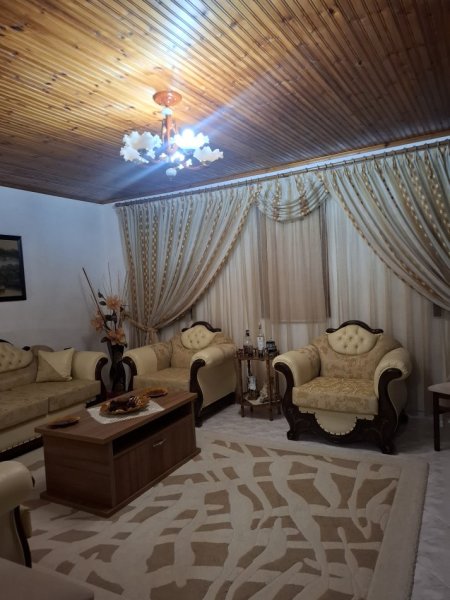 Gjirokaster, shitet shtepi 3 Katshe Kati 3, (Dunavat)