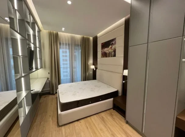 Tirane, jepet me qera apartament 1+1 Kati 8, 78 m² 900 € (Square 21)