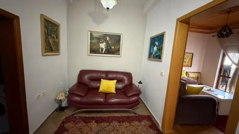 Gjirokaster, jepet me qera shtepi 2+1+Ballkon Kati 2, 100 m² 499 € (Lagjja Varosh)