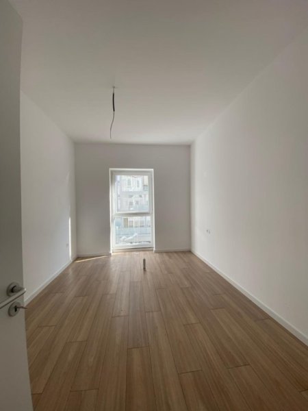 Tirane, jepet me qera Kati 3, 140 m² 1.500 €