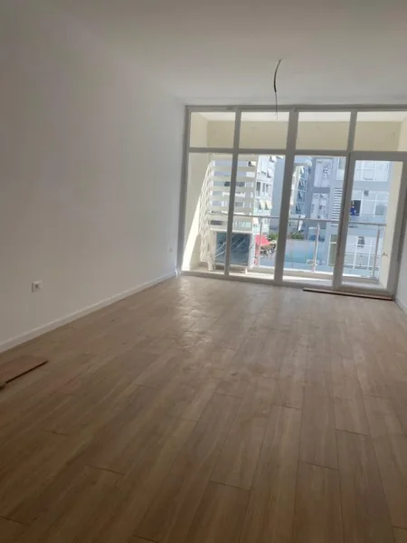 Tirane, jepet me qera Kati 3, 140 m² 1.500 €