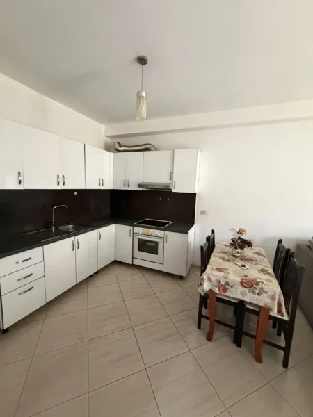 Tirane, jepet me qera apartament 1+1 Kati 3, 77 m² (Mikel marubi)