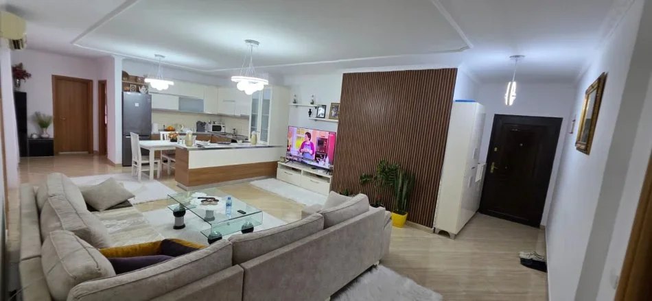 Tirane, jap me qera apartament 3+1+Aneks+Ballkon Kati 1, 1.000 € 