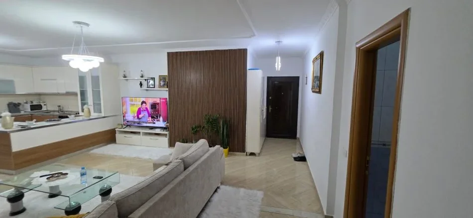 Tirane, jap me qera apartament 3+1+Aneks+Ballkon Kati 1, 1.000 € 