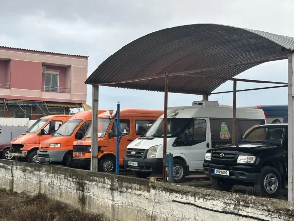 Kavaje, shes Furgon 2013 Mercedes-Benz Sprinter 2.2 CDI 3.5 Ton - Full Opsion Nafte, e bardhë manuale Kondicioner 15.500 €