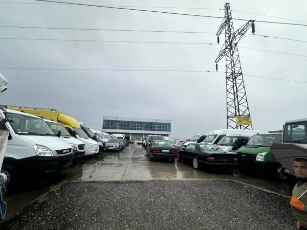 Kavaje, shes Furgon 2013 Mercedes-Benz Sprinter 2.2 CDI 3.5 Ton - Full Opsion Nafte, e bardhë manuale Kondicioner 15.500 €