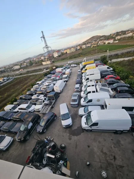 Kavaje, shes Furgon 2019 Mercedes-Benz Sprinter 314 CDI Euro 6 - Gjendje Super Nafte, e bardhë manuale Kondicioner 230.000 km