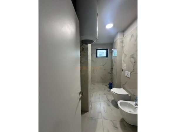Tirane, jepet me qera apartament 2+1 Kati 7, 85 m² 780 € 