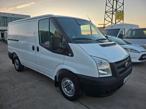Kavaje, shes Furgon 2012 Ford Transit 2.2 TDCi 240.000 km Nafte, e bardhë manuale Kondicioner 240.000 km