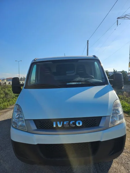 Kavaje, shes Furgon 2010 Iveco Daily 3.0 - 3.5 Ton HPI - 220.000 km Nafte, e bardhë manuale Kondicioner 220.000 km 1 €