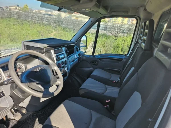 Kavaje, shes Furgon 2010 Iveco Daily 3.0 - 3.5 Ton HPI - 220.000 km Nafte, e bardhë manuale Kondicioner 220.000 km 1 €