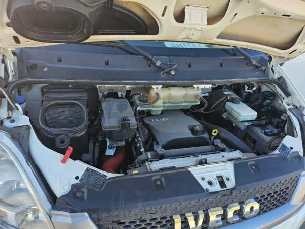 Kavaje, shes Furgon 2010 Iveco Daily 3.0 - 3.5 Ton HPI - 220.000 km Nafte, e bardhë manuale Kondicioner 220.000 km 1 €