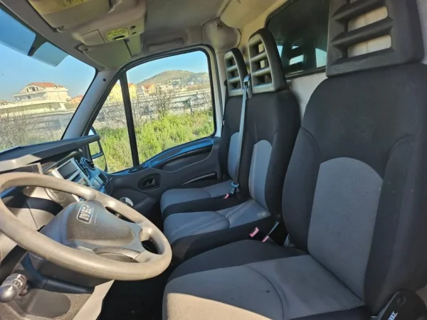 Kavaje, shes Furgon 2010 Iveco Daily 3.0 - 3.5 Ton HPI - 220.000 km Nafte, e bardhë manuale Kondicioner 220.000 km 1 €
