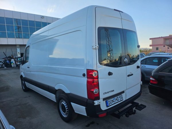 Kavaje, shes Furgon 2012 VW Crafter 2.0 TDI - 210.000 Km Nafte, e bardhë manuale Kondicioner 210.000 km 1 €