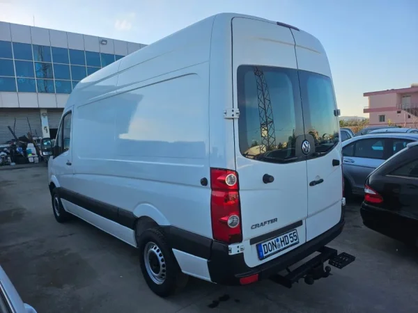 Kavaje, shes Furgon 2012 VW Crafter 2.0 TDI - 210.000 Km Nafte, e bardhë manuale Kondicioner 210.000 km 1 €