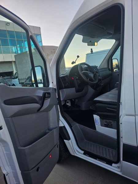 Kavaje, shes Furgon 2012 VW Crafter 2.0 TDI - 210.000 Km Nafte, e bardhë manuale Kondicioner 210.000 km 1 €