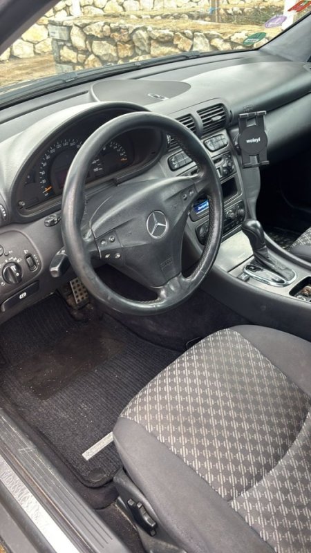 Korce, shitet makine Benz Benzin+Gaz, e zeze automatik Kondicioner 250.000 km 4.000 €
