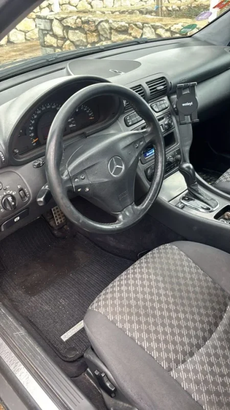 Korce, shitet makine Benz Benzin+Gaz, e zeze automatik Kondicioner 250.000 km 4.000 €