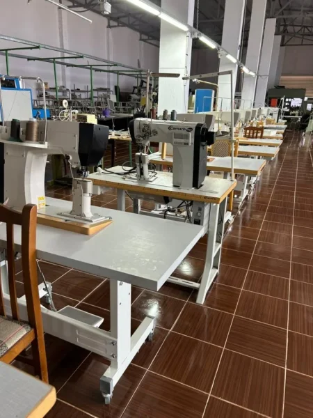 Kukes, shes Makine qepese Në Shitje Makineri Fabrike Këpucësh - Likujdim Total