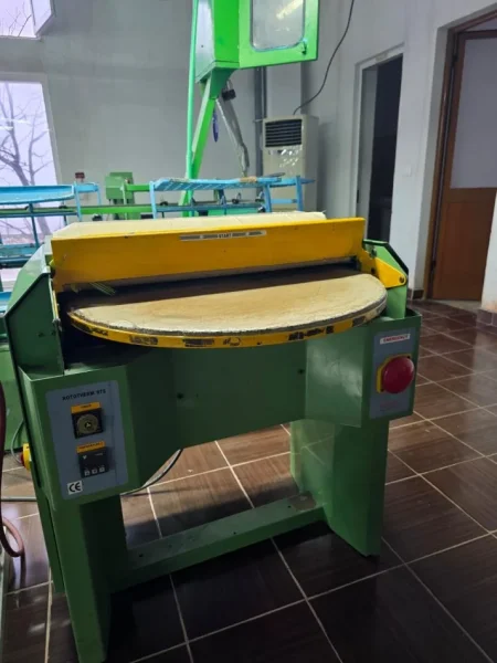 Kukes, shes Makine qepese Në Shitje Makineri Fabrike Këpucësh - Likujdim Total