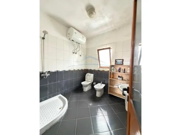 Tirane, shitet apartament 2 Katshe Kati 1, 563 m² 315.000 € (UNAZA E RE)