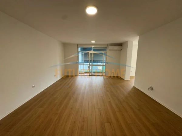 Tirane, jepet me qera apartament 3+1+Aneks Kati 9, 128 m² 1.400 € (ISH EKSPOZITA)