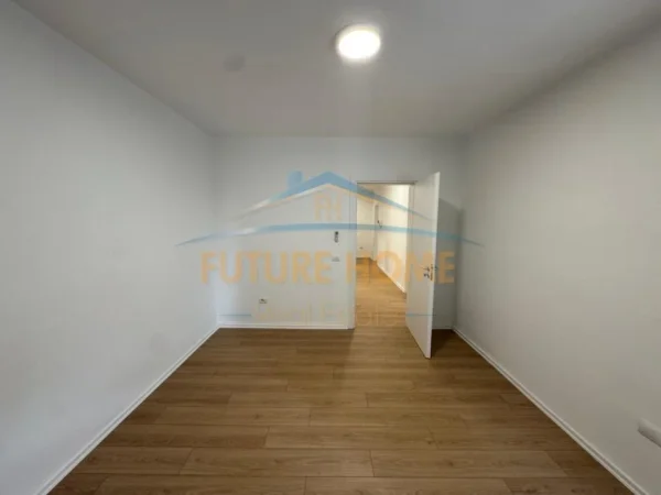 Tirane, jepet me qera apartament 3+1+Aneks Kati 9, 128 m² 1.400 € (ISH EKSPOZITA)