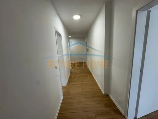 Tirane, jepet me qera apartament 3+1+Aneks Kati 9, 128 m² 1.400 € (ISH EKSPOZITA)