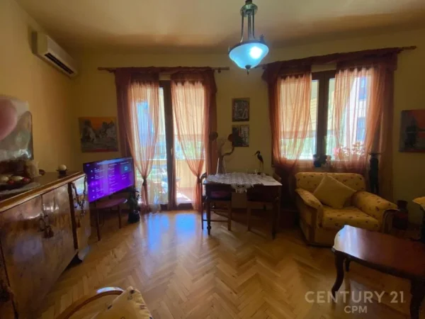 Tirane, jepet me qera apartament 2+1 Kati 3, 82 m² 750 € (Stadiumi Dinamo)