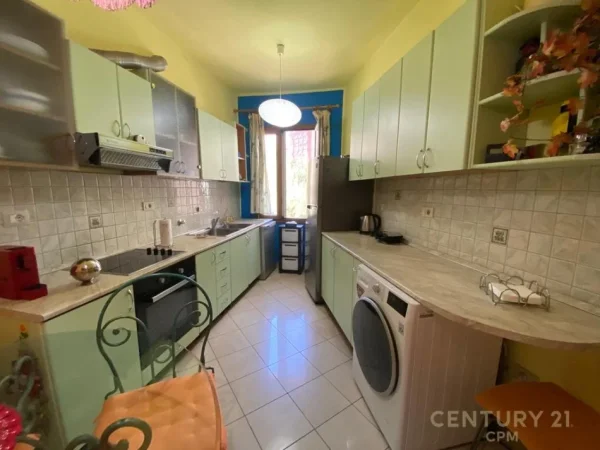 Tirane, jepet me qera apartament 2+1 Kati 3, 82 m² 750 € (Stadiumi Dinamo)