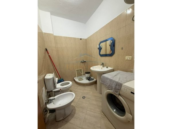 Tirane, shitet apartament 1+1+Ballkon Kati 5, 61 m² 100.000 € (YZBERISHT)