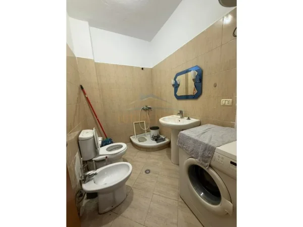 Tirane, shitet apartament 1+1+Ballkon Kati 5, 61 m² 100.000 € (YZBERISHT)