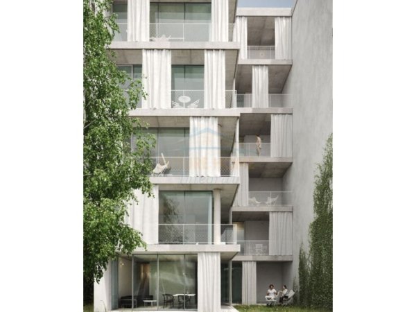 Tirane, shes apartament 1+1+Ballkon Kati 4, 157 m² 350.000 € (MJULL BATHORE)