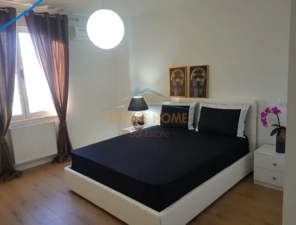 Tirane, jepet me qera apartament 2+1+Ballkon Kati 8, 100 m² 900 € (Rruga e Kosovareve)