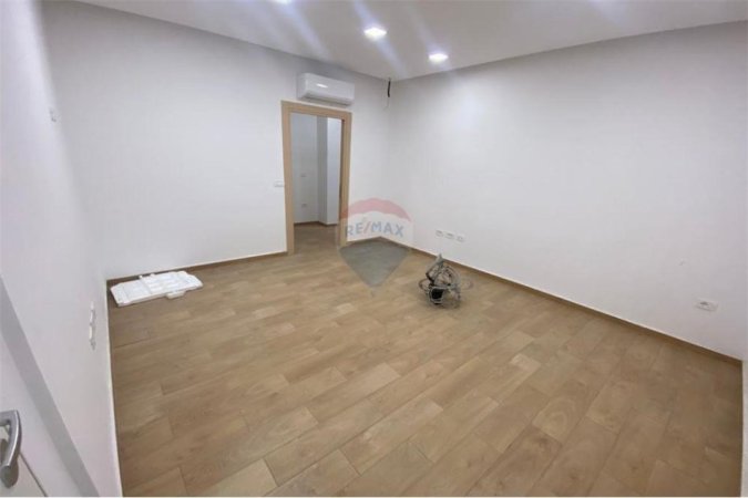 Tirane, shitet apartament 3+1+Ballkon Kati 5, 135 m² 228.000 € (Rruga Dritan Hoxha)