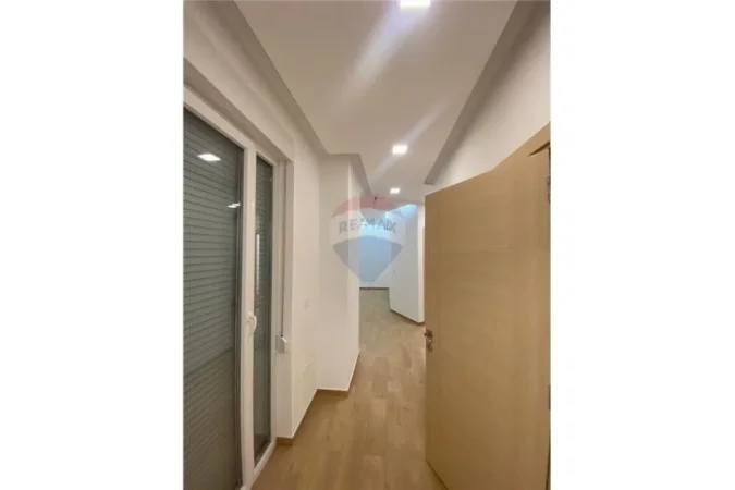 Tirane, shitet apartament 3+1+Ballkon Kati 5, 135 m² 228.000 € (Rruga Dritan Hoxha)