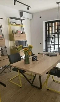 Tirane, Rruga e Durresit : jepet me qera ambjent biznesi Kati 1, 110 m² 95.000 lek!