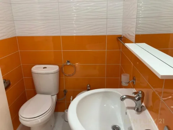 Tirane, jepet me qera apartament 2+1 Kati 4, 94 m² 650 € (Rruga e Barrikadave)