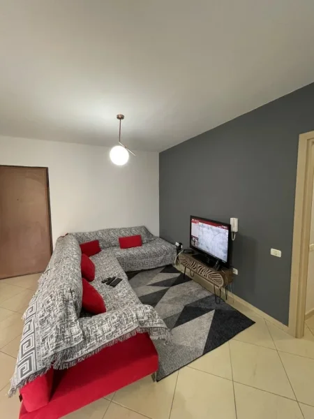 Tirane, jepet me qera apartament 2+1+Ballkon Kati 3, 100 m² 600 € 