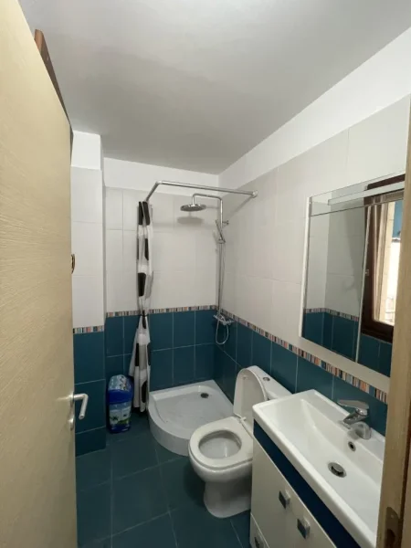 Tirane, jepet me qera apartament 2+1+Ballkon Kati 3, 100 m² 600 € 