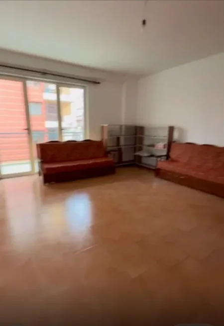Tirane, jepet me qera apartament 2+1+Ballkon Kati 5, 110 m² 350 € Yzberisht