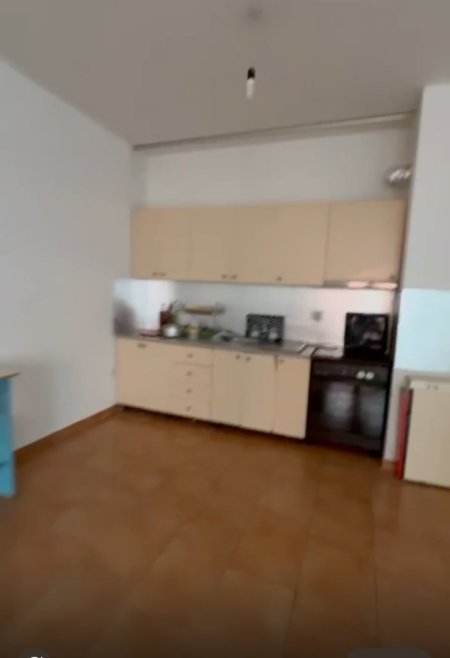 Tirane, jepet me qera apartament 2+1+Ballkon Kati 5, 110 m² 350 € Yzberisht