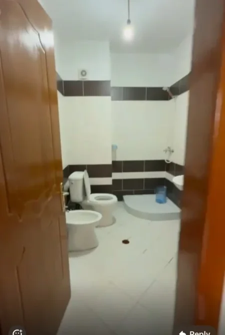 Tirane, jepet me qera apartament 2+1+Ballkon Kati 5, 110 m² 350 € Yzberisht