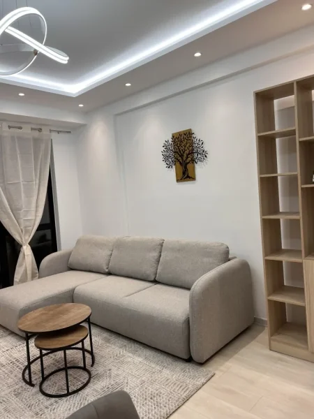 Tirane, jepet me qera apartament 1+1+Ballkon Kati 3, 67 m² 450 € (URBAN GATE ASTIR)
