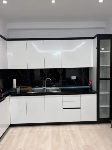 Tirane, jepet me qera apartament 1+1+Ballkon Kati 3, 67 m² 450 € (URBAN GATE ASTIR)