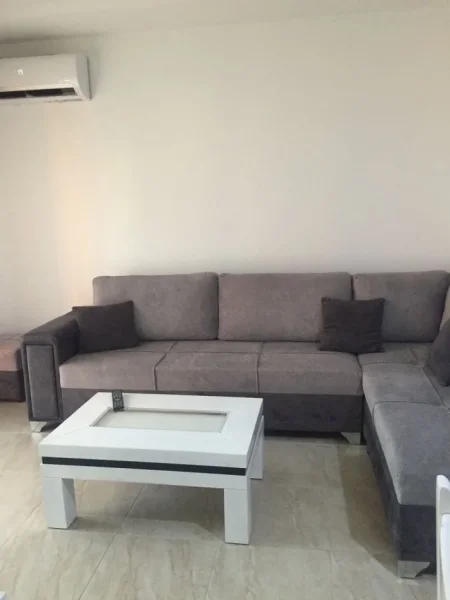 Tirane, jepet me qera apartament 1+1+Ballkon Kati 4, 60 m² 500 € (ASTIR sima com)